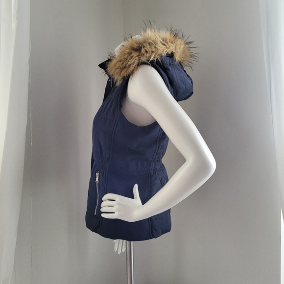 Coalition LA hooded puffer vest - Picture 4 of 8